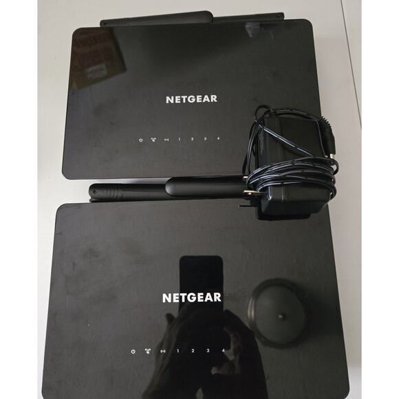 NETGEAR Wireless Desktop Access Point WAC104 Lot of 2 - Only 1 AC Adapter - Picture 1 of 6